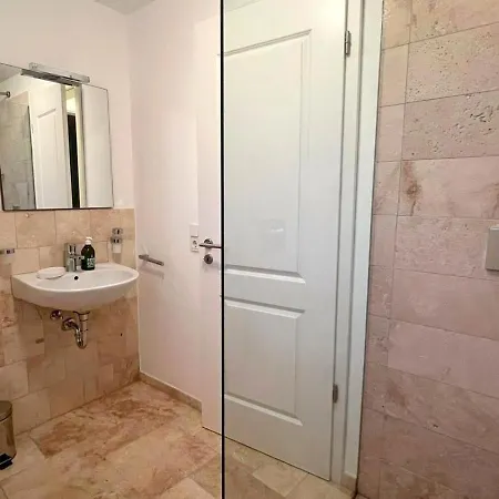 Royal Domain, Bnbrickeys * Μεντόν