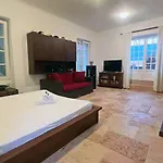 Royal Domain, Bnbrickeys Appartamento *