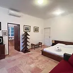 Royal Domain, Bnbrickeys * Mentone