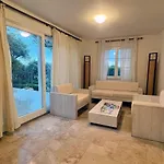 Royal Domain, Bnbrickeys * Mentone