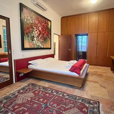 Royal Domain, Bnbrickeys Daire