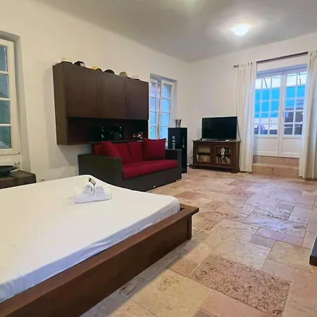 Royal Domain, Bnbrickeys Daire *